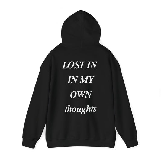 LOST IN MY OWN THOUGHTS - Hoodie für träumerische Momente